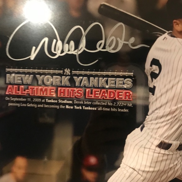 Derek jeter signed picture - Picture 2 of 2